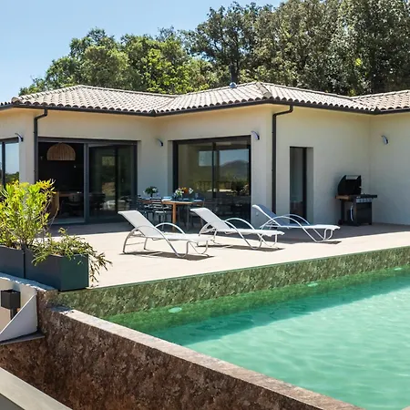 Trinita Paradis Prive Piscine Et Loisirs *