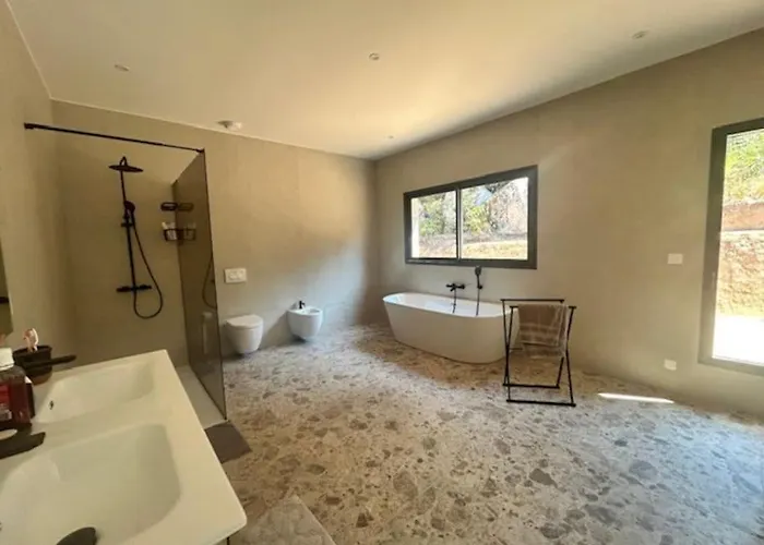 Trinita Paradis Privé Piscine Et Loisirs Villa *