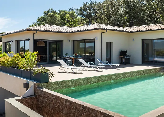 Trinita Paradis Privé Piscine Et Loisirs *